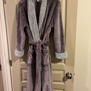 Carol Hochman Plush S Robe Pale Lavendar Long Sleeves Self Tie 45" Front Pockets